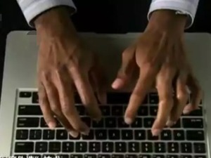 细思极恐！你的“声音”也能被深度伪造，妈妈都听不出差别来的那种！