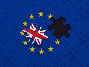 英国脱欧公投3年后 卡梅伦为造成的分裂感到遗憾