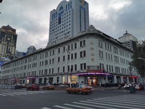 *ST秋林欲将百年商场出租变身经营方 “倒贴费用”引上交所问询