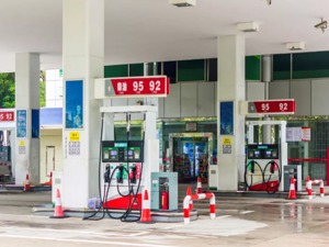 这起“黑天鹅”事件，让苦了5年的石油大亨身家一夜暴增20亿美元……