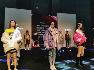 电商直播进阶：产业链重塑 纯流量变现风口已逝