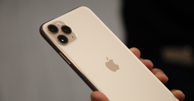 视频｜苹果iPhone11遭吐槽的“浴霸镜头”体验如何？ 我们提前上手了下
