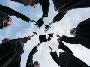 中国高校为何如此热衷改名？
