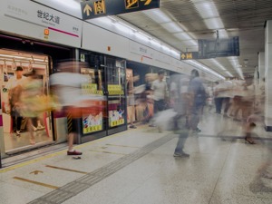 地铁味，一座城市的“嗅觉地标”
