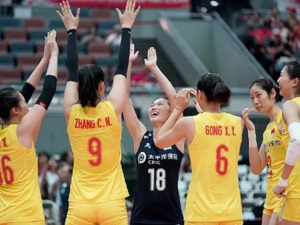 中国女排十连胜！十冠王！郎平告诉你何谓女排精神