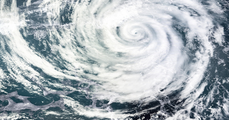 台风“米娜”携风裹雨：浙江多段高速关闭，多架航班取消