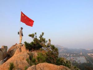 4年印刷9万公里，绕地球两圈！你手中挥舞的国旗，可能来自这座小城