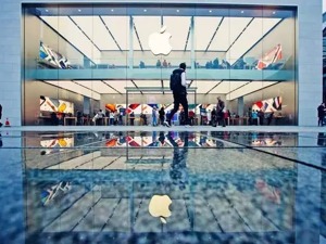 乔布斯忌日，苹果市值再破万亿美元！新iPhone卖断货，但这是他想看到的吗