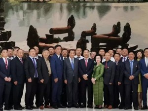 康芝集团董事长洪江游率团赴柬埔寨考察，洪森首相热情会见