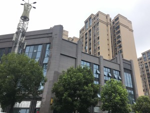 “黄金周”走楼市|小城青年买房记：楼价过万时心慌慌，由升转跌下终出手