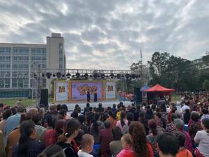 探索夜经济发展新举措 成都郫都区举行夜生活美食节