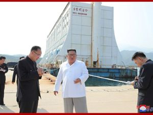 金正恩视察金刚山旅游区 ，批评建筑物未体现民族性：真是乱七八糟