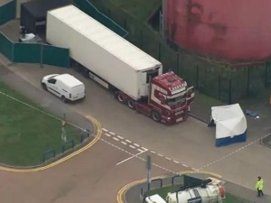 英国一货车内发现39具尸体 外交部领保中心：正在向英国警方核实，以便确认情况
