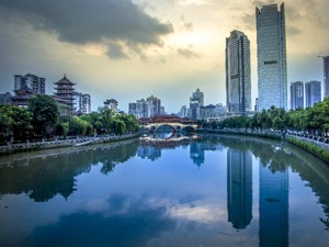 这位理论物理学家11月8日将到成都参加一场资本论坛  他的“资本”竟是《时间简史》！