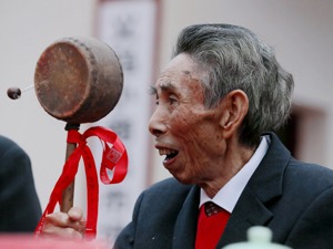 “改革先锋”谢高华：37年前给“鸡毛换糖”一条活路  活出义乌4500亿元小商品市场