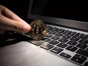 比特币突破单价10000美元，单日暴涨32%   专家：中央肯定区块链技术创新，并非虚拟货币的“春天来了”