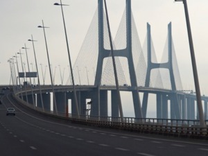 珠澳合作瞄准共建粤港澳大湾区澳珠极点