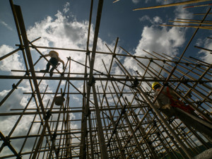 10月PMI降0.5个百分点 制造业多数行业生产有所增长 建筑业指数重返高位