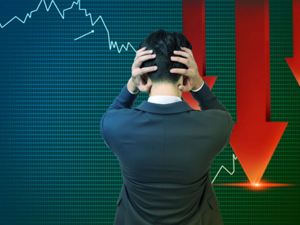 基金傻眼了！2天大跌15%、2年被套50%！散户离场、机构却抱团这只票究竟为了啥？