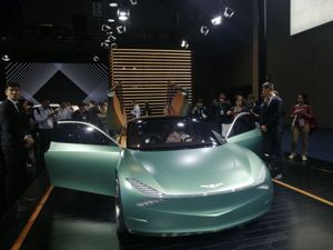 车企进博会上“秀肌肉”：德美系关注智能网联 日韩系角力氢能技术