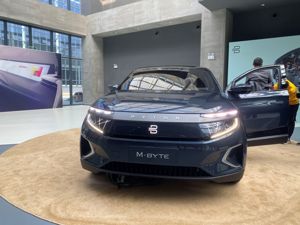 拜腾誓言“死磕到底” ：C轮融资即将完成 首款车延至明年中量产
