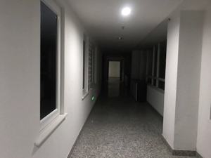 北京四环内29套均价5.5万“学区房”吸引数百人看房团 中介：房本尚在抵押还未有成交