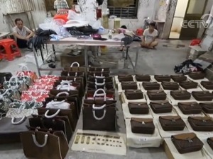 假名牌包预警！公安部抓获制假售假团伙涉案金额18亿