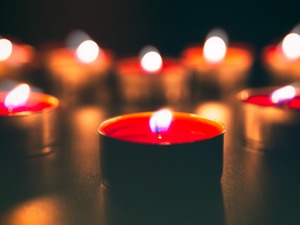 遭受网络暴力？韩国女星具荷拉家中身亡，生前与雪莉是亲密好友