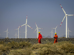 碳排放强度累计下降45.8%，相当于减排52.6亿吨CO₂，中国已基本扭转温室气体排放快速增长局面
