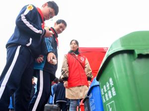 北京垃圾分类新规获通过：对一次性用品“说不”，个人“屡教不改”最高可罚200元