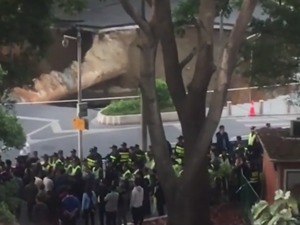 地铁施工区域坍塌，3人被困！广州地铁集团致歉