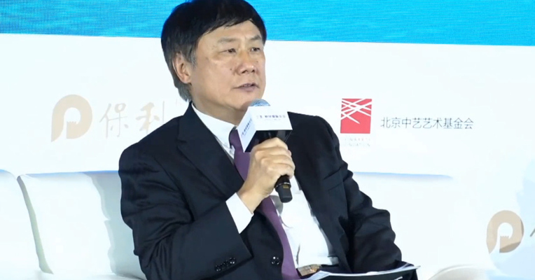 张燕生：未来几年中国应该采取稳杠杆的措施