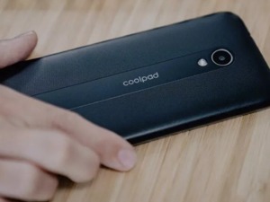 “今年不亏损”，CEO一句话，曾与华为齐名的手机巨头股价暴涨60%，公司紧急澄清后大跌20%