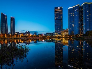 成都国际传播中心及国际传播研究院揭牌成立