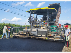 400万公里！农村公路网惠及超6亿农民，具备条件的建制村年内将全通硬化路