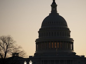 美国会众议院开始辩论特朗普弹劾条款