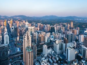 深圳小区业主抱团抬价，房价猛涨几十万！涨幅超5%可投诉？官方紧急辟谣