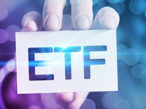 半导体、计算机主题ETF今日跌幅均超3%！新一轮上车机会来了？上不上车？该怎么上车？