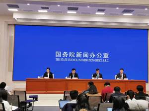 2019年全国预计完成交通固定资产投资32135亿 新改扩建公路33万公里