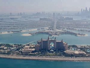 十字路口的选择：石油和房地产后迪拜去哪里“掘金”？