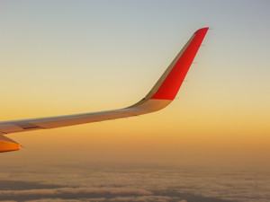 达美航空公司一架飞上海客机因引擎故障紧急飞返洛杉矶