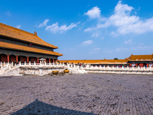每经热评|开大奔进故宫撒欢？  世界文化遗产非任性妄为之地！