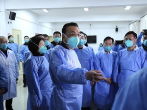 受习近平总书记委托，李克强总理到武汉了！