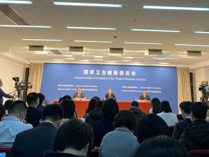 医疗组专家：一般而言病毒在潜伏期末才有一定传染力