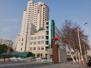 78岁高龄重症患者治愈  同济医院专家：我们肯定能战胜新冠肺炎