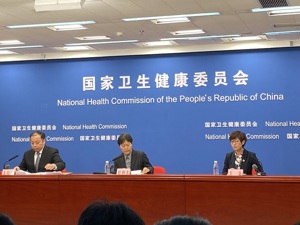 战“疫”期孩子能否去接种疫苗？卫健委发布会：有的可以及时补种，但狂犬病疫苗等不能延迟接种