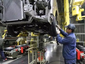 大年初一接到任务  福田汽车抢时间生产救护车