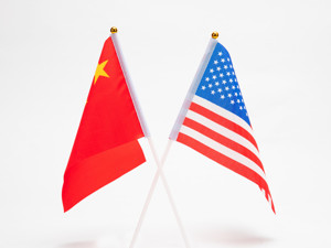 习近平同美国总统特朗普通电话