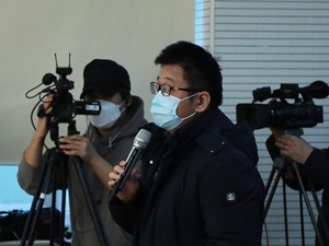 复工复产后口罩需求猛增，怎么保障？国务院联防联控机制发布会就此回应每经提问