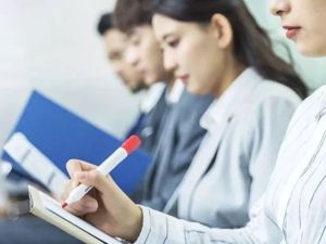 大学开学推迟，线下校园招聘暂停，还没找到工作的应届生怎么办？